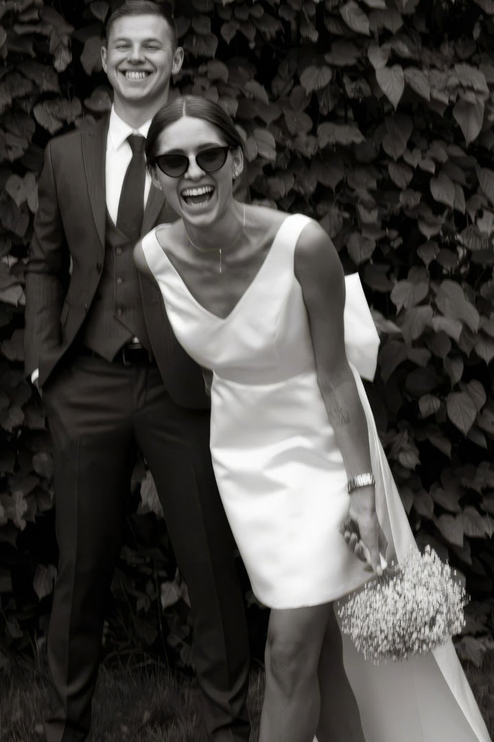 Robe de Mariée Mini à Nœud dans le Dos en Satin