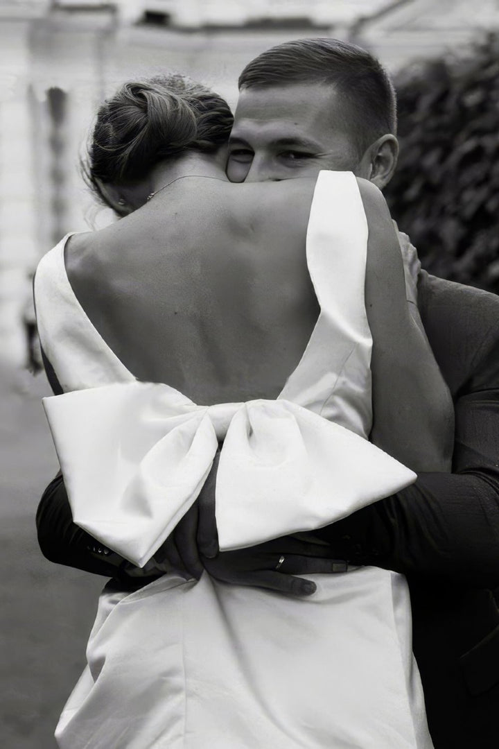 Robe de Mariée Mini à Nœud dans le Dos en Satin